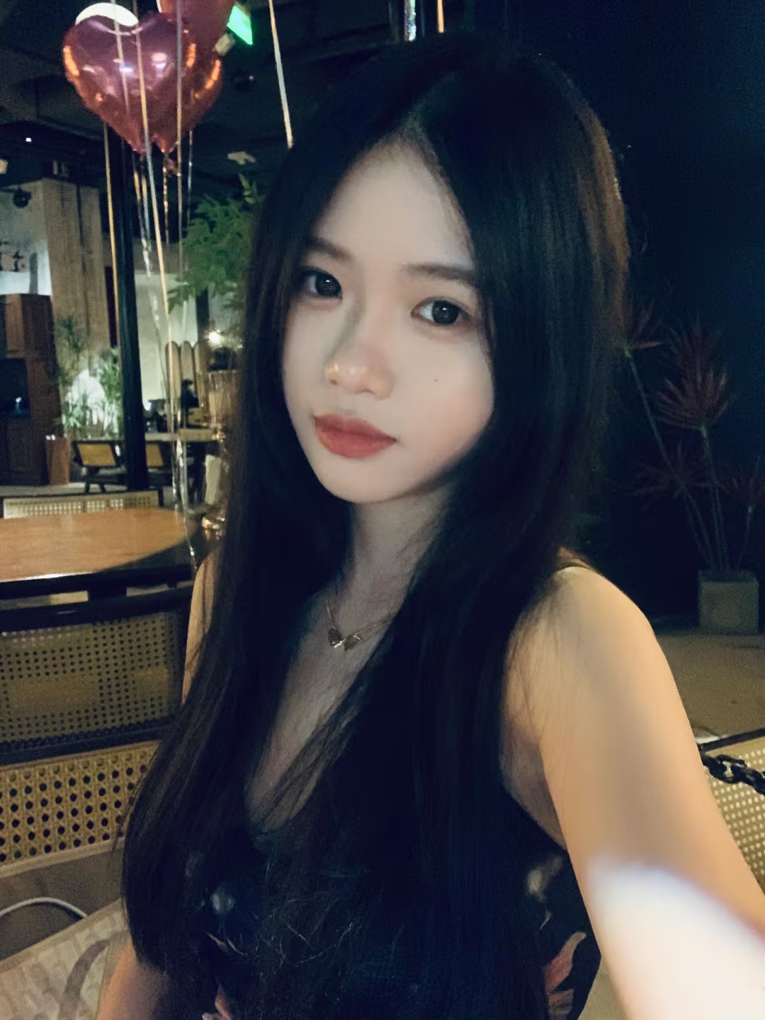 抖音小璐姐姐王璐和男友自拍流出,甜蜜互动羡煞旁人