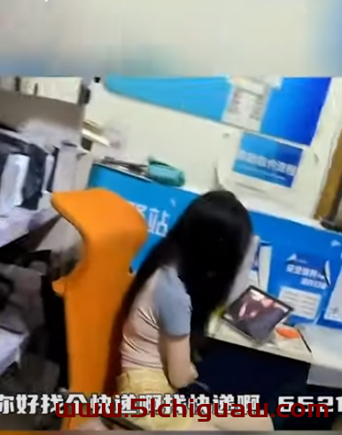 快递站小姐姐后续引发热议：大神曝光的真相